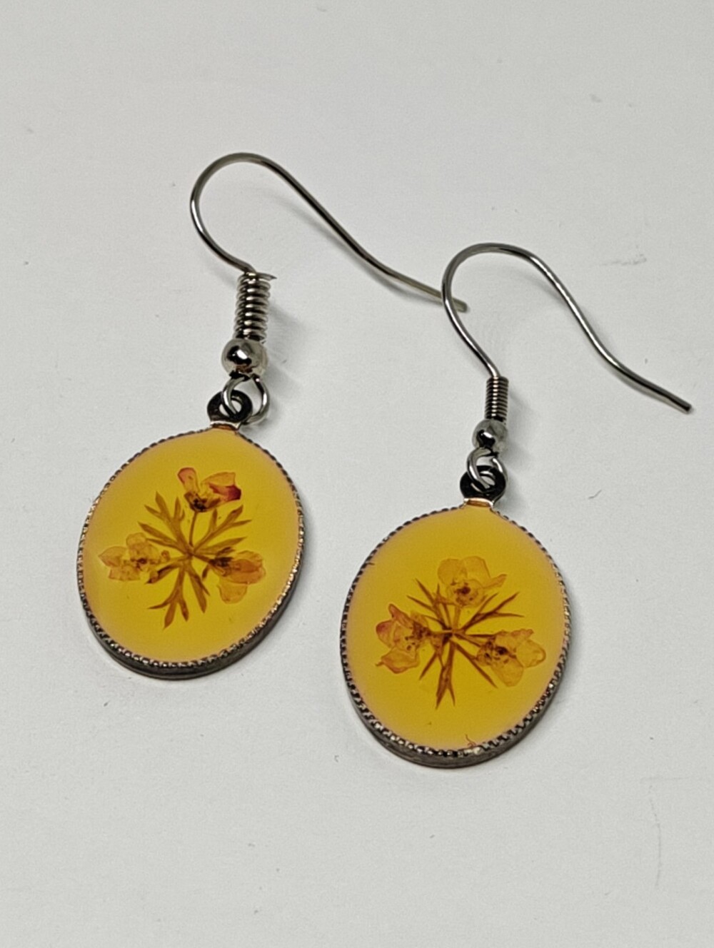 Vintage dried flowers dangling earrings
